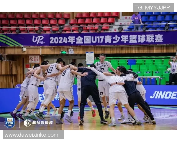 2002年小牛队与森林狼队激战回顾:经典对决与篮球传奇的交汇 2002年小牛队与森林狼队激战回顾:经典对决与篮球传奇的交汇