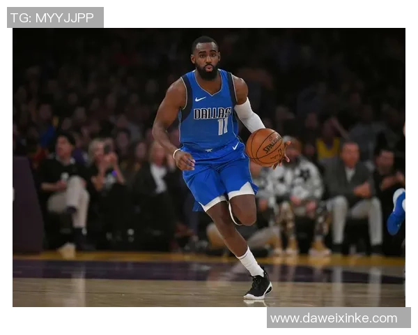 25独行侠对决老鹰展现篮球魅力精彩瞬间回顾与分析 25独行侠对决老鹰展现篮球魅力精彩瞬间回顾与分析