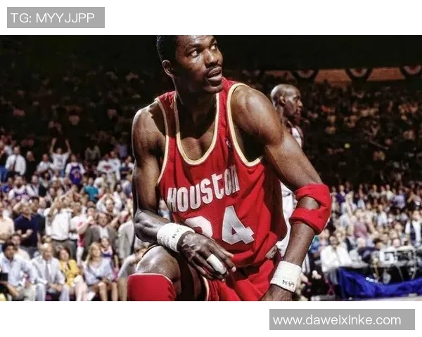 亚历克斯卡鲁索的篮球之路:从默默无闻到NBA明星的成长历程 亚历克斯卡鲁索的篮球之路:从默默无闻到NBA明星的成长历程