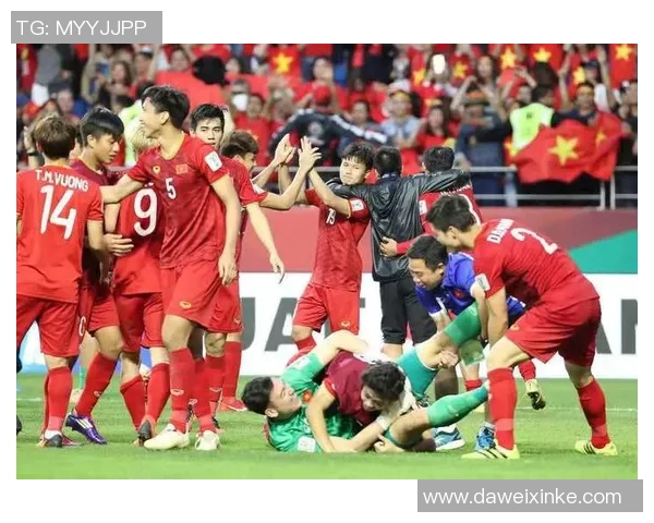 国足与韩国激战解说全景回顾各国评论员视角解析比赛精彩瞬间